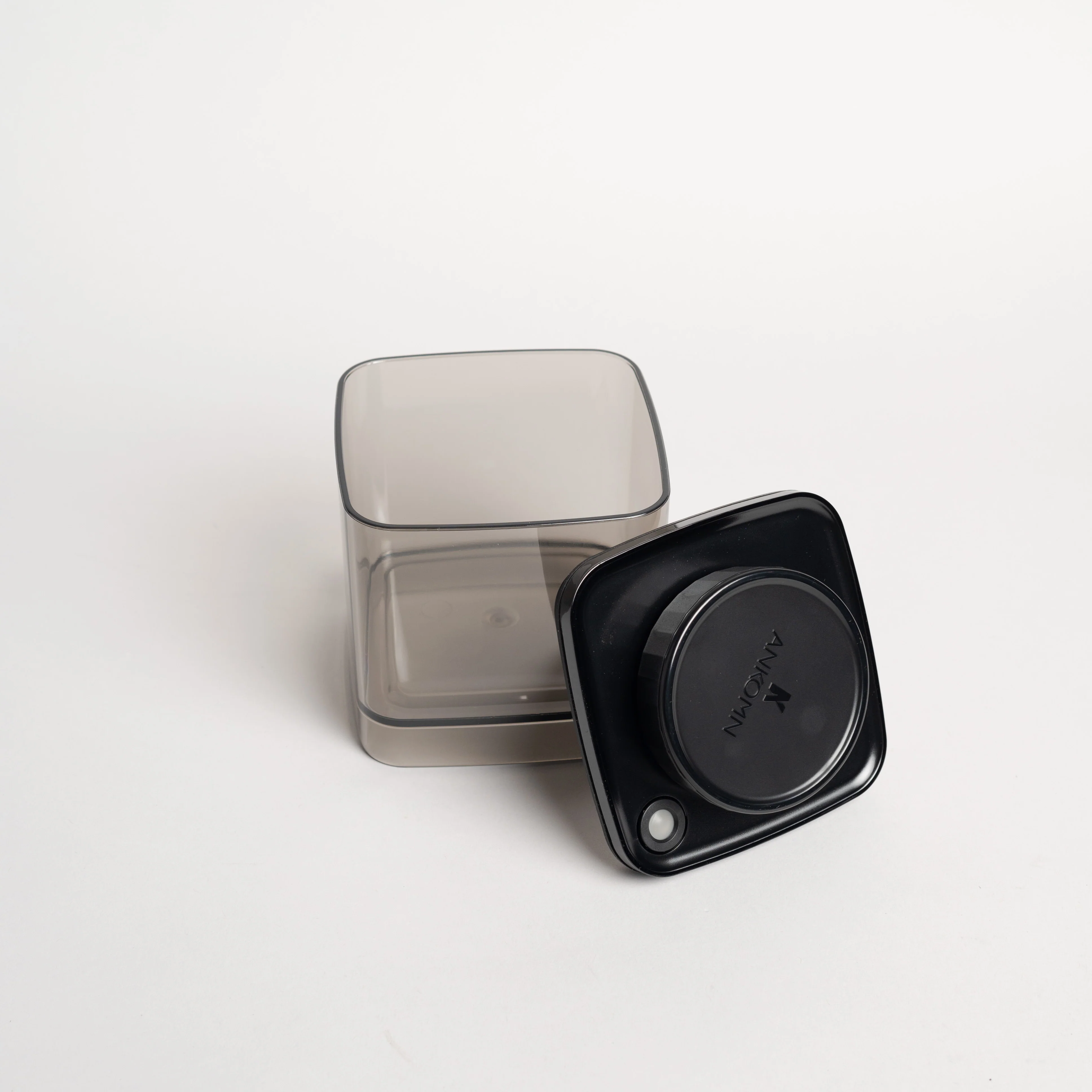 Ankomn - Turn-N-Seal Vacuum container - Semi-Black - Image 3